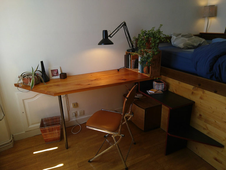 Ensemble lit, mezzanine et bureau pour très petite chambre